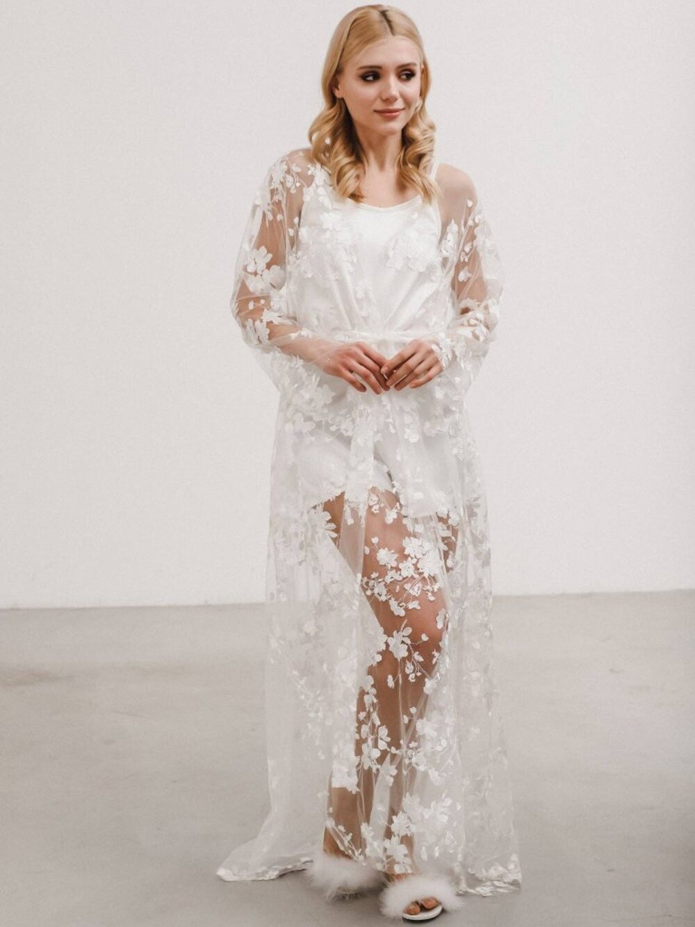 Ivy Lace Robe - Picture 3 of 6